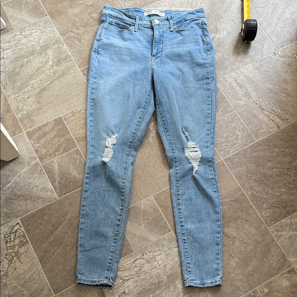 Levi’s high-rise super skinny signature shaping light denim ladies jeans 8/29
